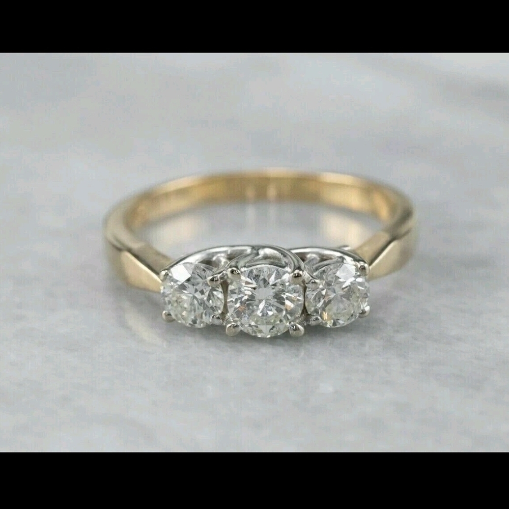 Three-Stone Gold and LAB CREATED Diamond Ring - 14 K Yellow Gold